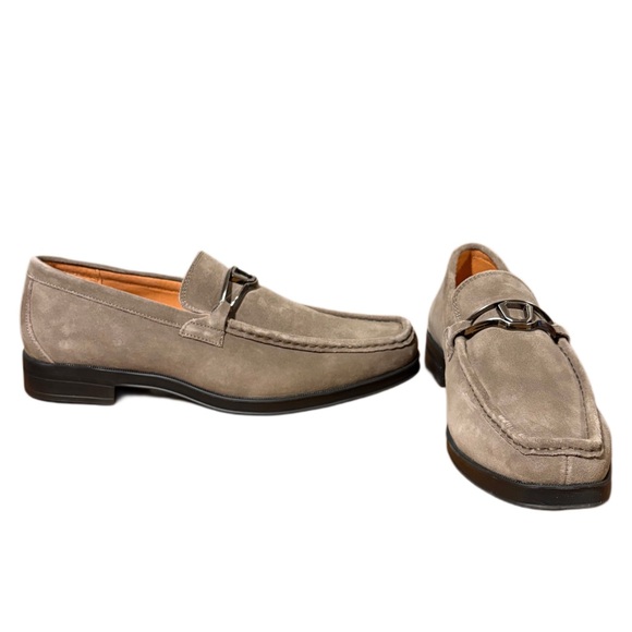 Stacy Adams Beige Suede Slip-Ons - Picture 2 of 9